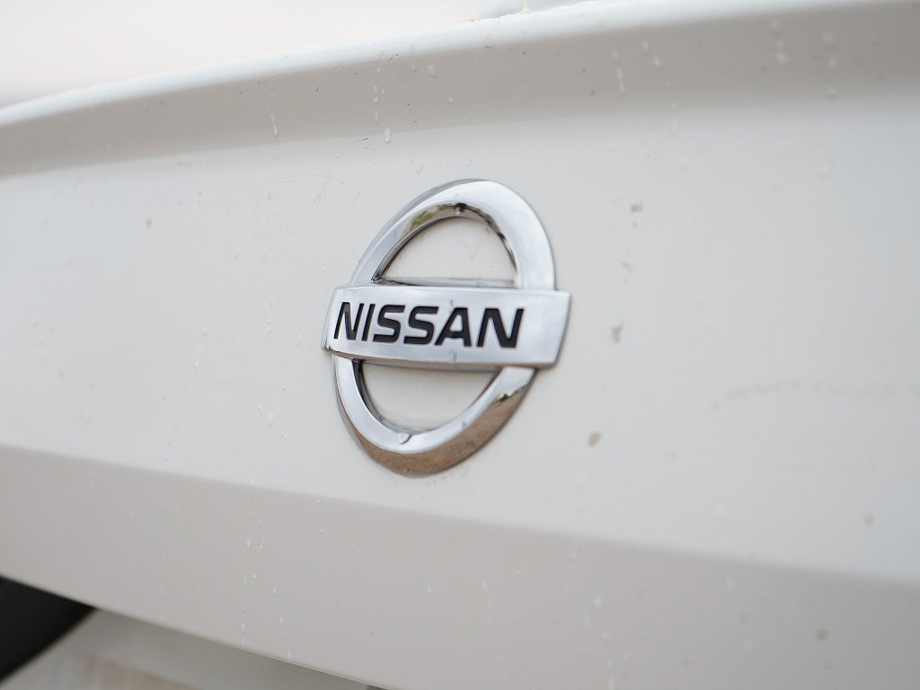 Used 2021 White Nissan 2.5 S image 8
