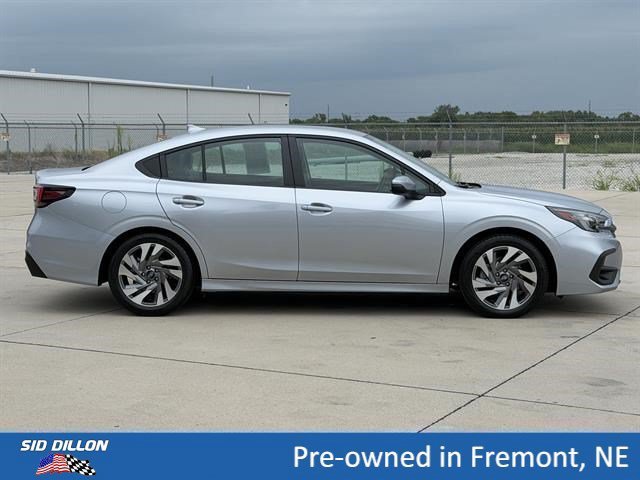 Used 2024 Ice Silver Metallic Subaru Limited image 3