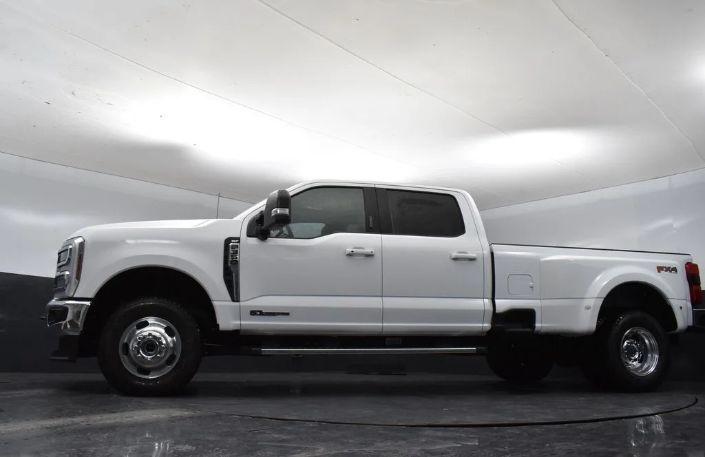 New 2026 Oxford White Ford F-350® XLT image 29