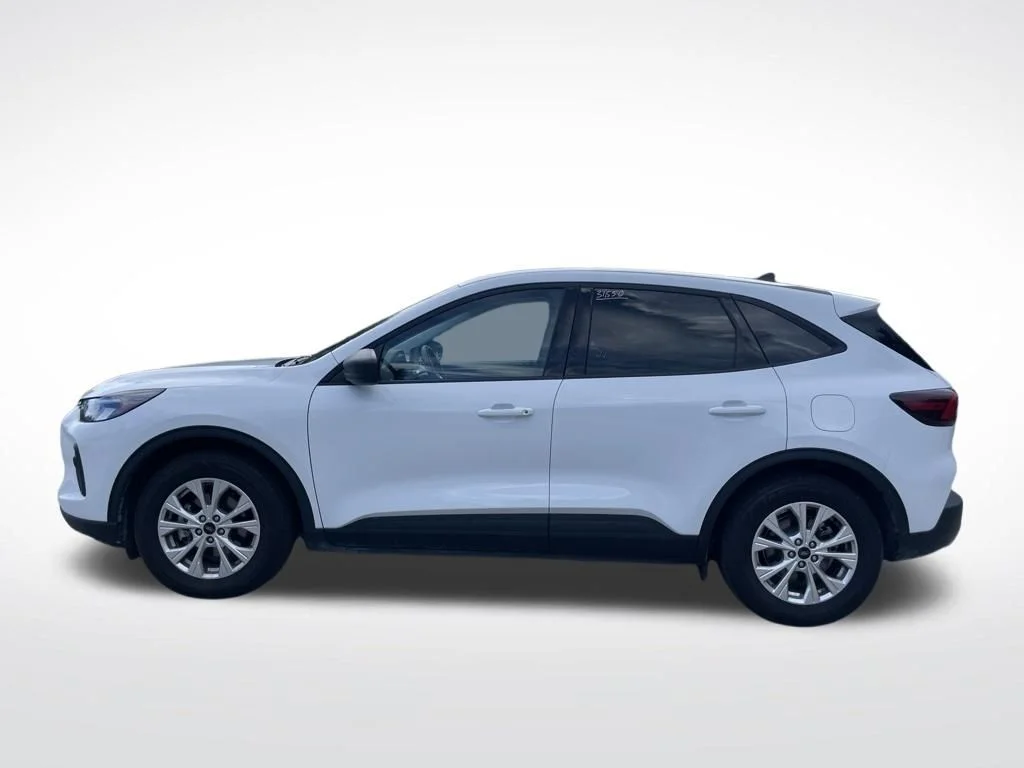 Certified Used 2025 Oxford White Ford Active image 8