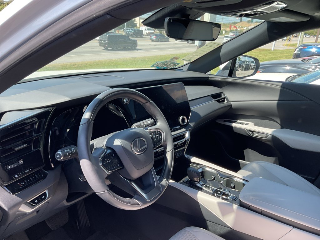 Used 2023 Eminent White Pearl Lexus Premium Plus image 34