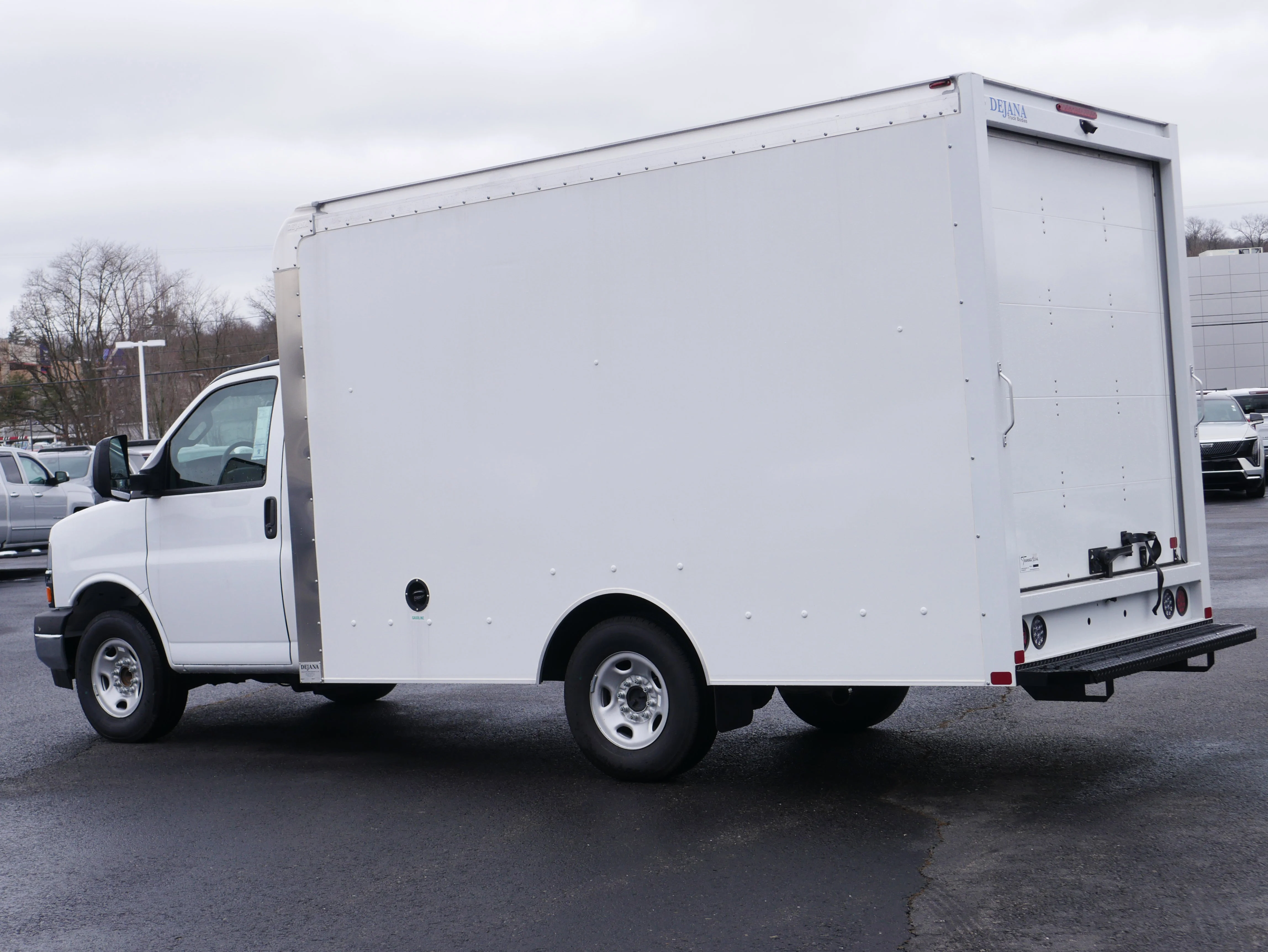 New 2025 Summit White Chevrolet 1WT image 6