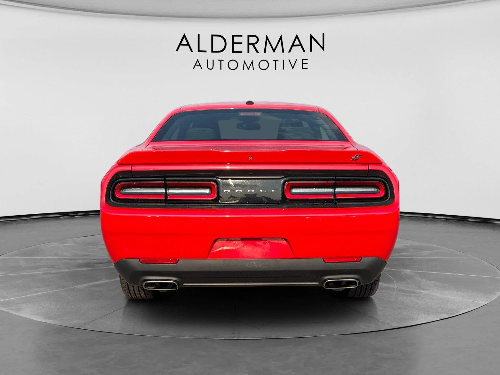 Used 2020 Torred Clearcoat Dodge SXT image 4
