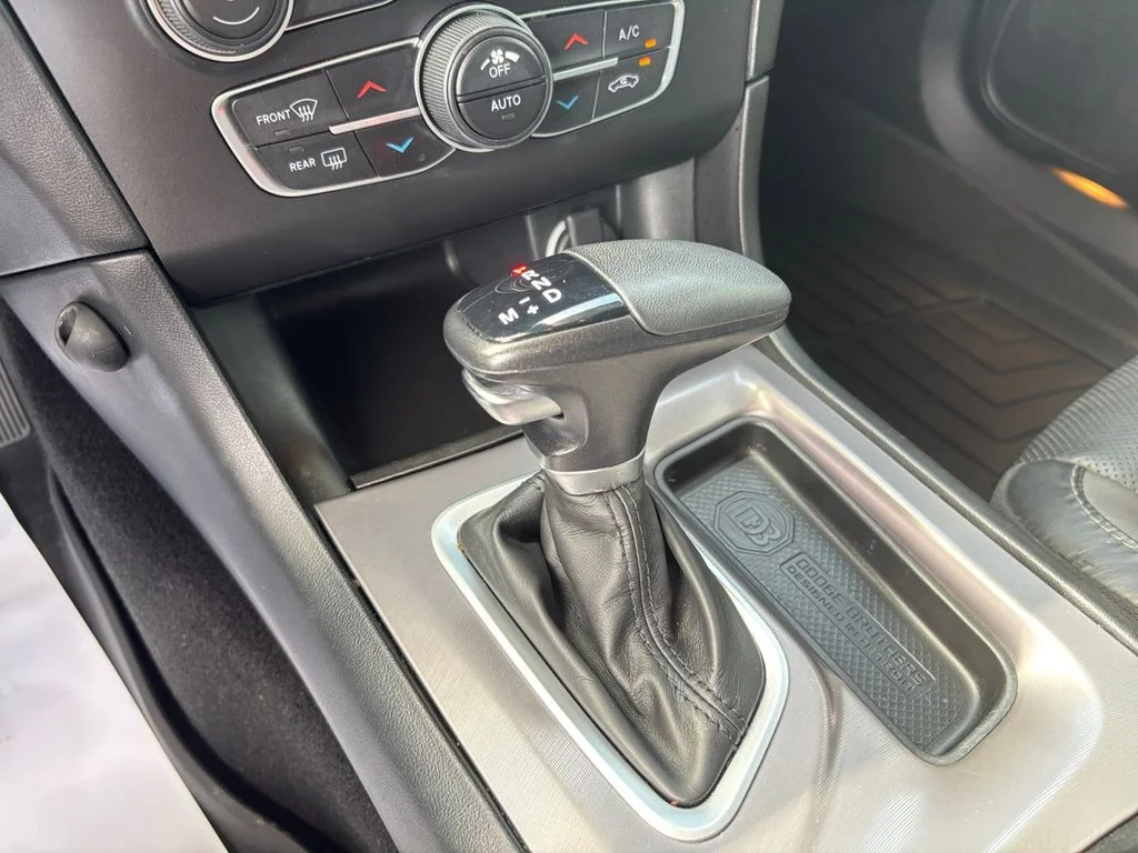 Used 2022 Gray Dodge SXT image 31