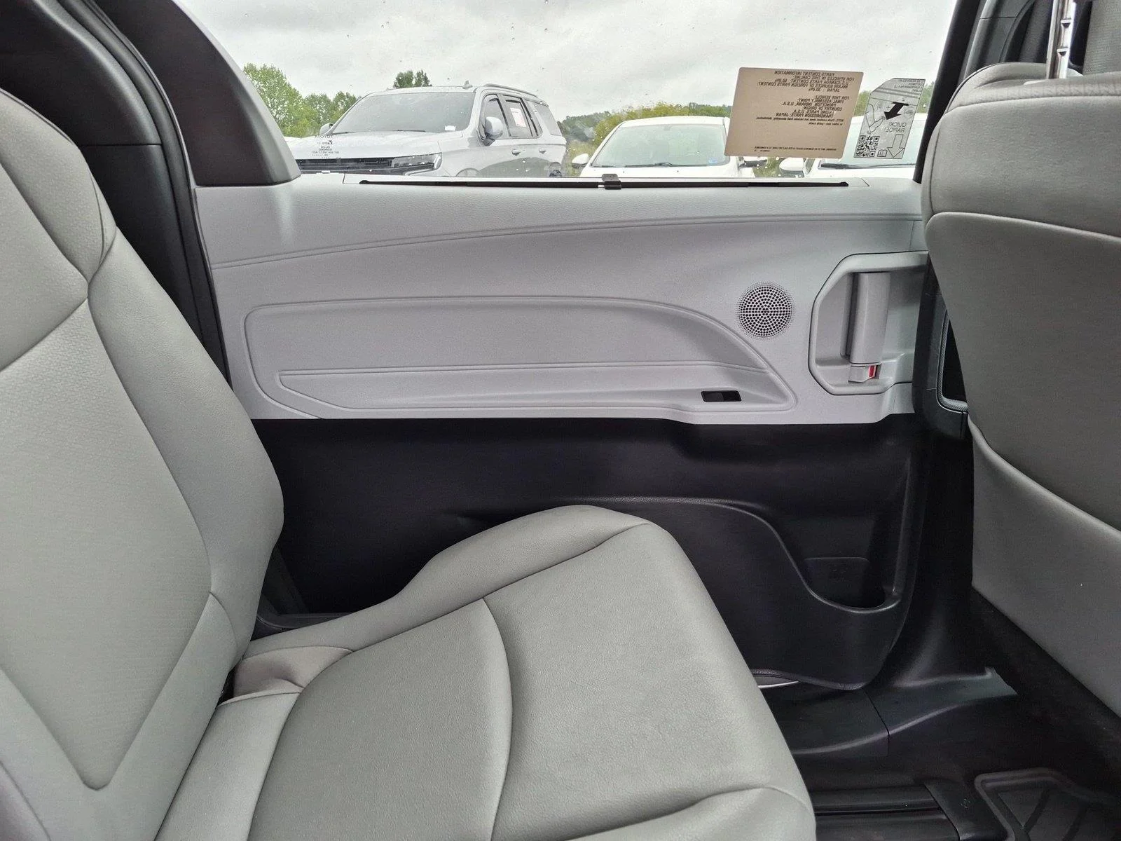 Used 2025 Wind Chill Pearl Toyota XLE image 31