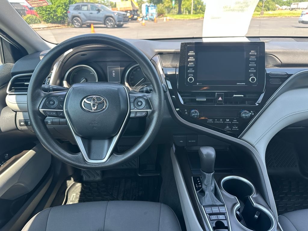 Used 2021 White Toyota LE image 14