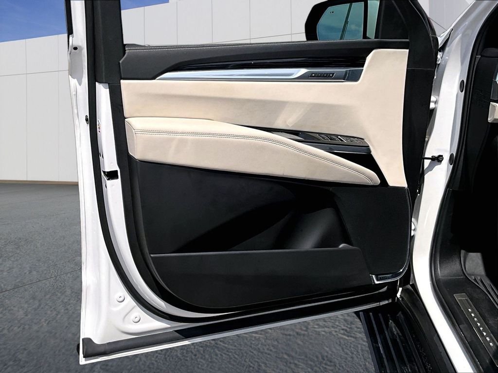 Used 2025 White Cadillac Sport image 19