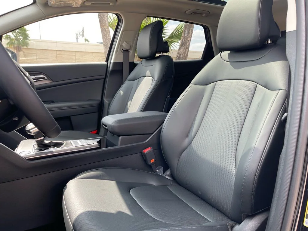 New 2026 Black Kia EX image 17