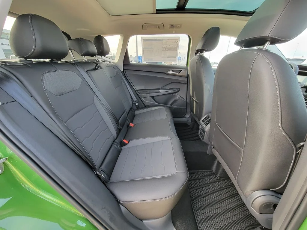2026 Volkswagen Taos SE Black - Photo 14