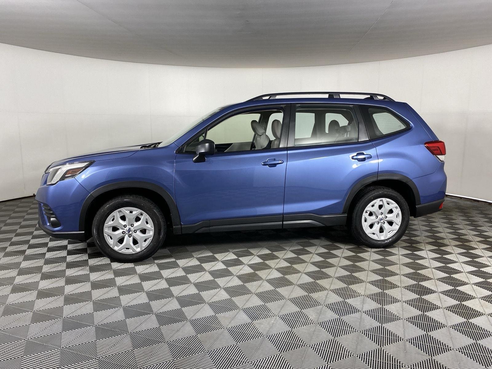 Used 2024 Horizon Blue Pearl Subaru Base image 4