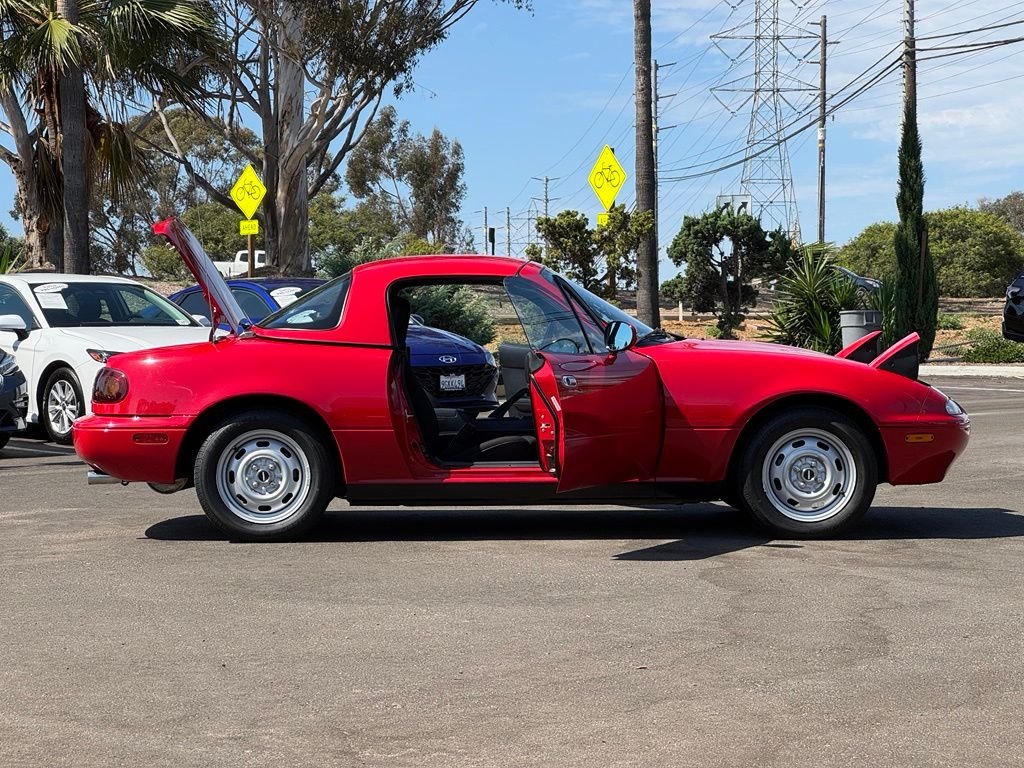 Used 1990 Classic Red Mazda Base image 30