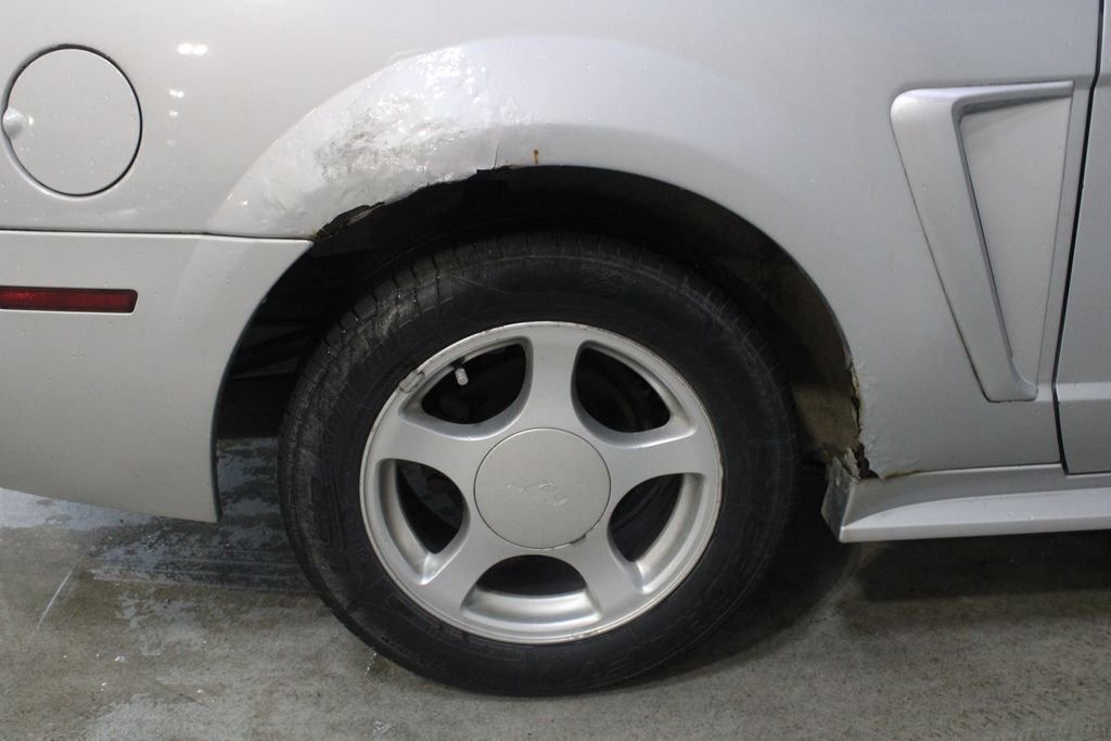 Used 2003 Silver Ford V6 image 21