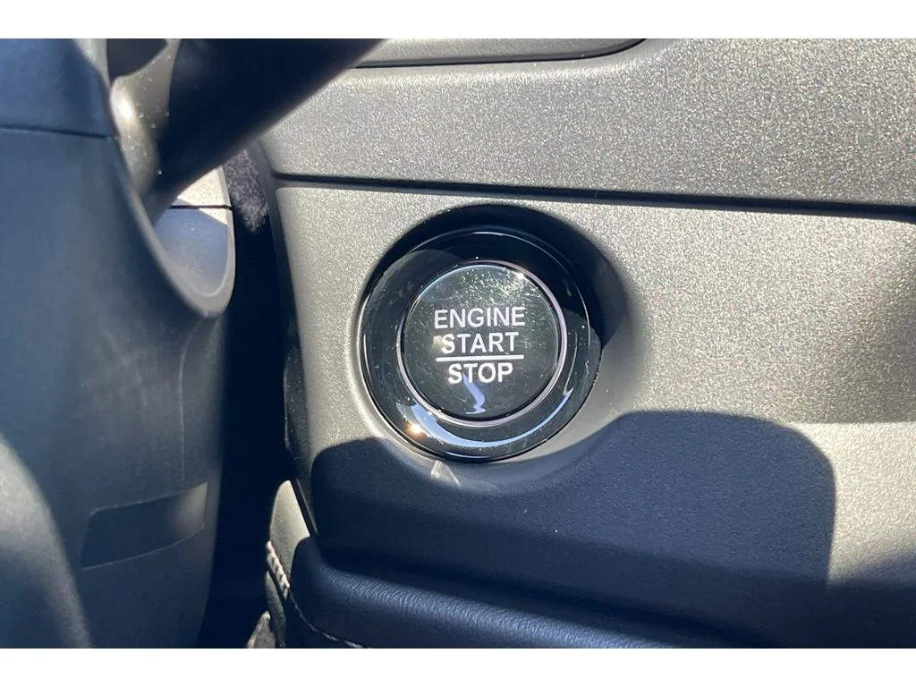 Certified Used 2025 Crystal Black Pearl Honda SE image 32
