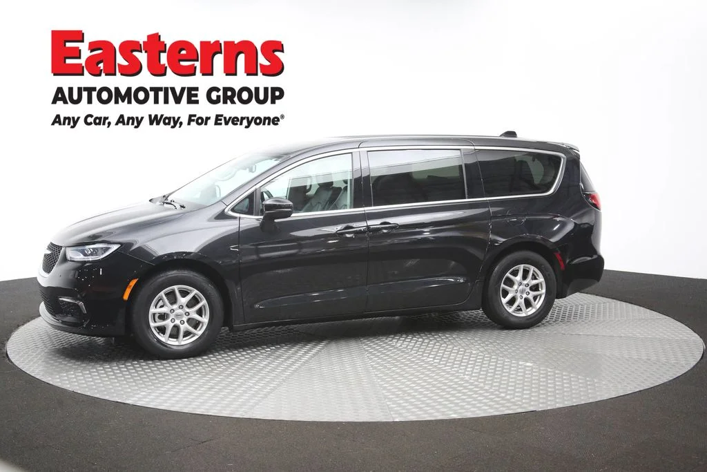 Used 2023 Black Chrysler Touring L image 60