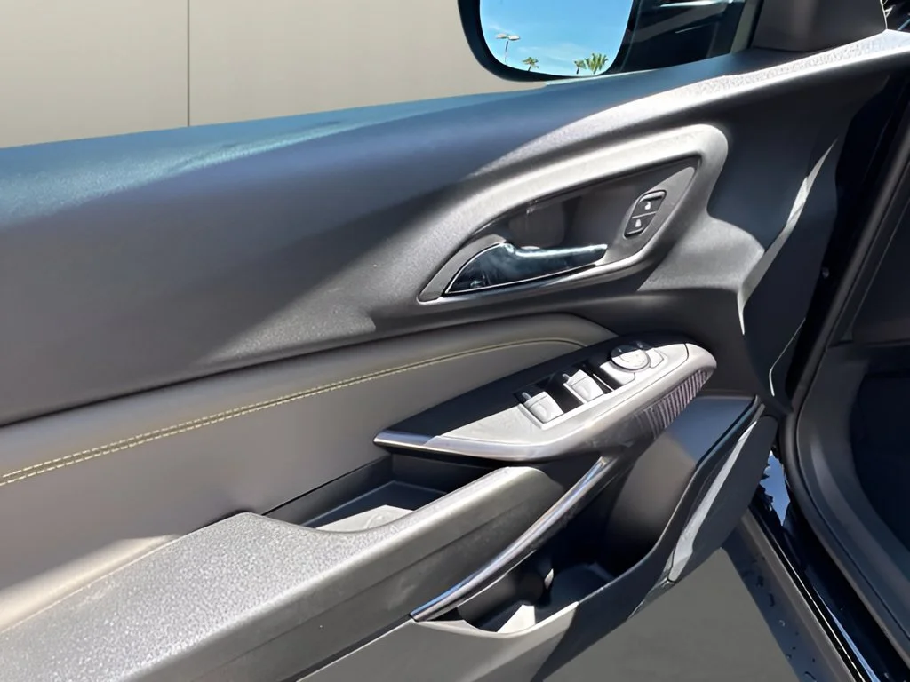 New 2026 Mosaic Black Metallic Chevrolet ACTIV image 10