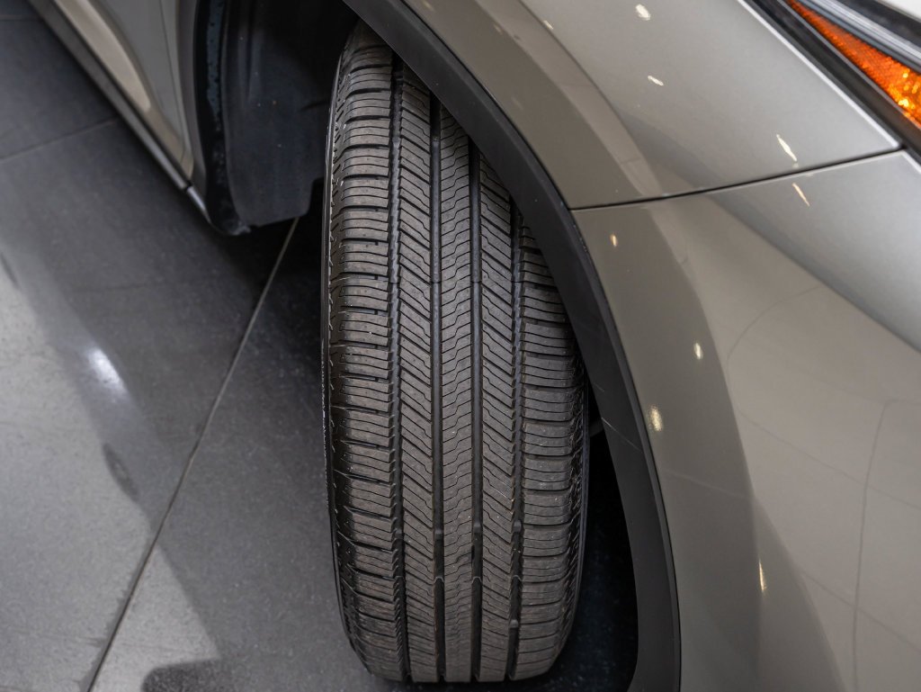 Used 2020 Atomic Silver Lexus 350 image 51