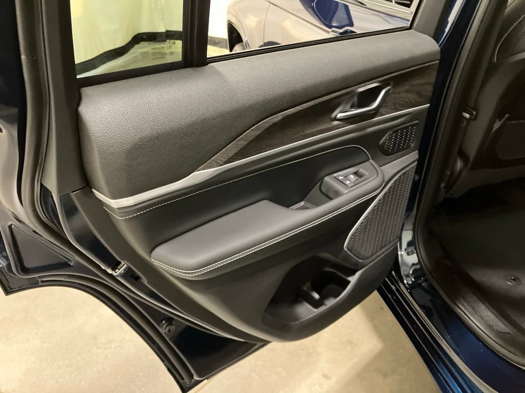 New 2026 Fathom Blue Pearl-Coat Exterior Paint Jeep Limited Reserve image 15