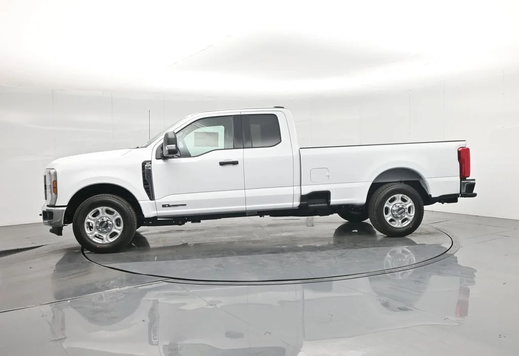 2026 Ford F-350 Super Duty XLT - Photo 32