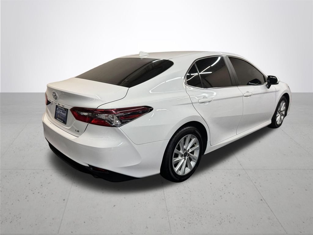 Used 2024 Ice Toyota LE image 7