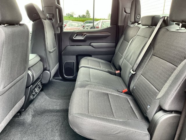 2026 Chevrolet Silverado 1500 photo 32 of 41