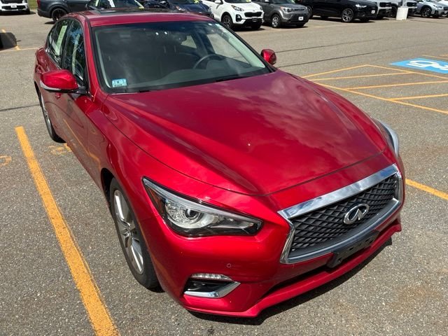 Used 2023 Red INFINITI LUXE image 1
