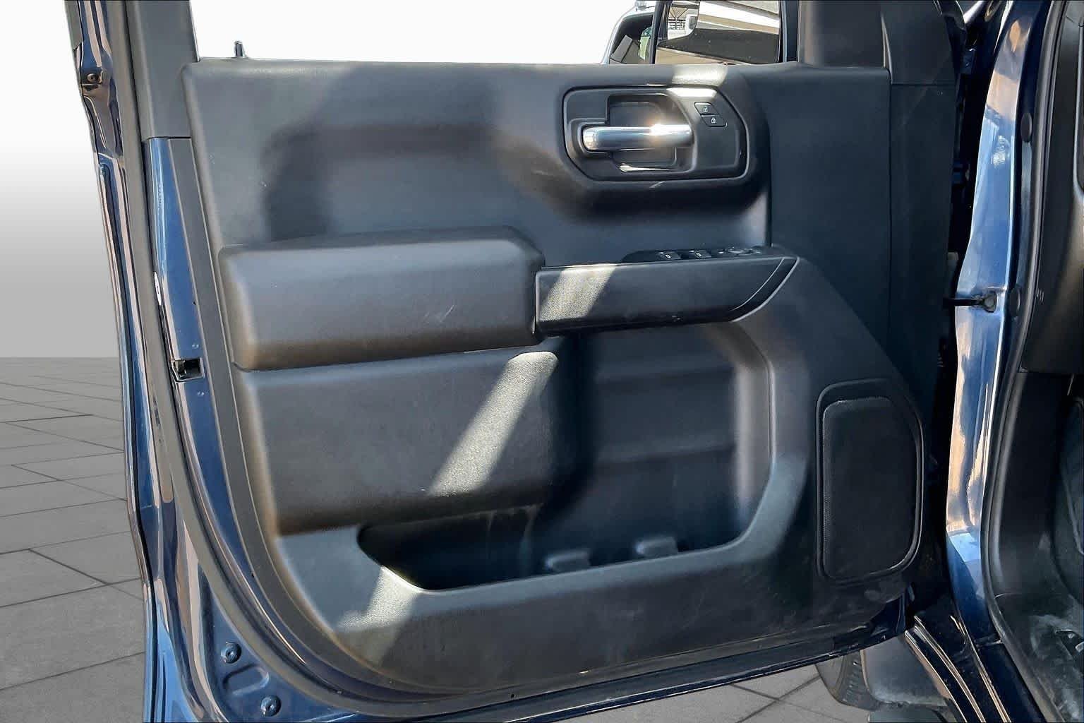 Used 2022 Northsky Blue Metallic Chevrolet Custom image 19