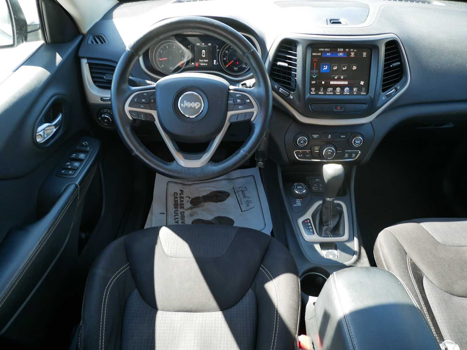Used 2015 Bright White Clearcoat Jeep Latitude image 9