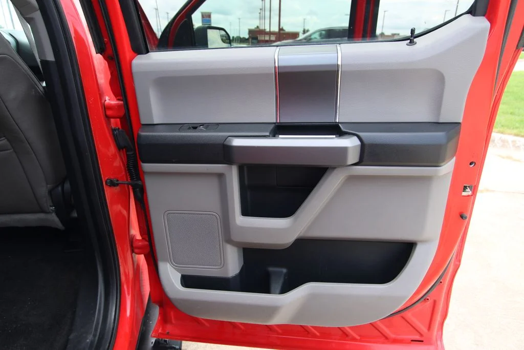 Used 2015 Red Ford XLT image 33