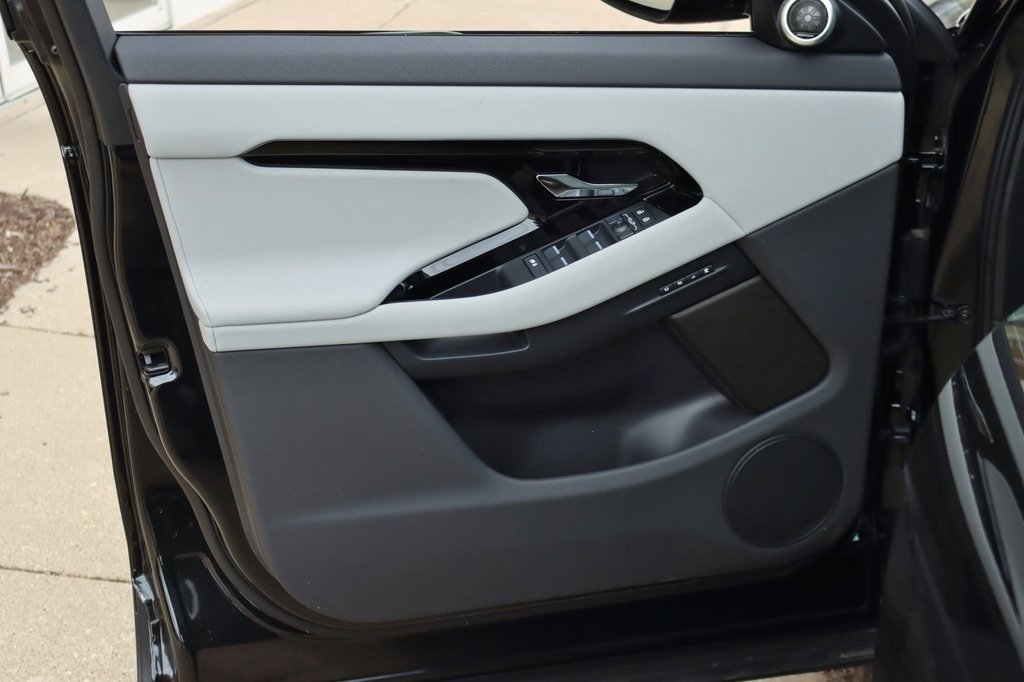 2026 LAND ROVER RANGE ROVER EVOQUE - Image 9