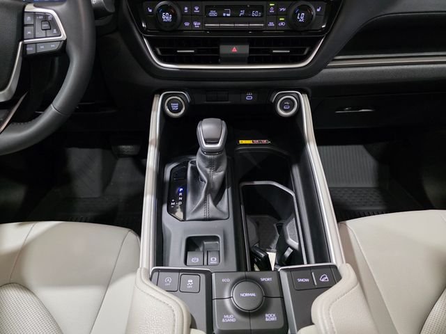 Used 2026 White Toyota XLE image 20