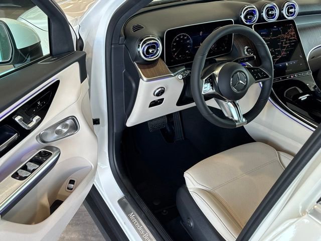 New 2026 Polar White Mercedes-Benz GLC 300 image 37