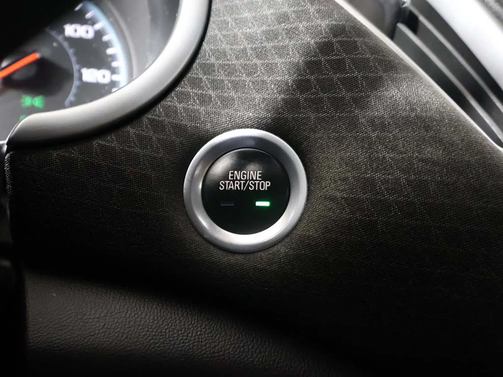 Used 2023 White Chevrolet LT image 33