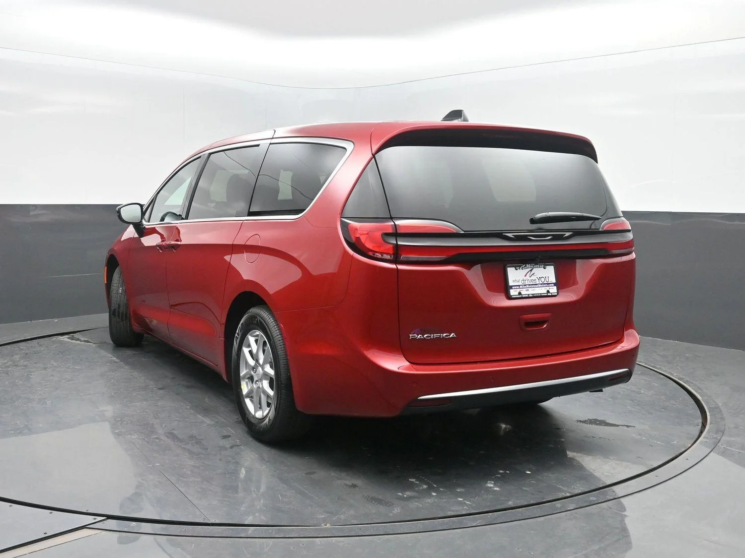 New 2027 Red Hot Pearl-Coat Exterior Paint Chrysler Select image 43