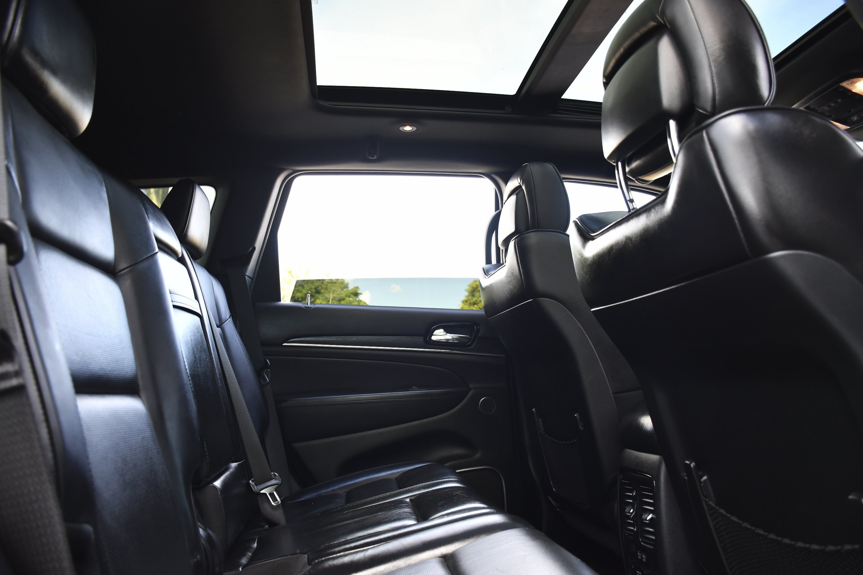 Used 2019 Bright White Clearcoat Jeep High Altitude image 24
