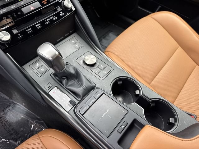 2025 Lexus IS 300 - Photo 21