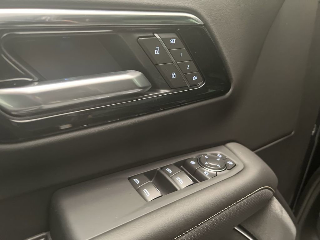 2026 Chevrolet Suburban Premier - Photo 13