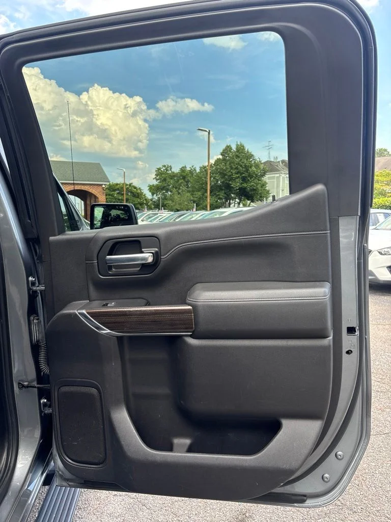 Used 2020 Gray Chevrolet RST image 34