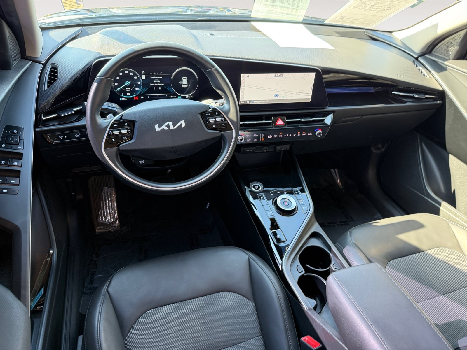 Used 2023 Aurora Black Kia Wind image 15