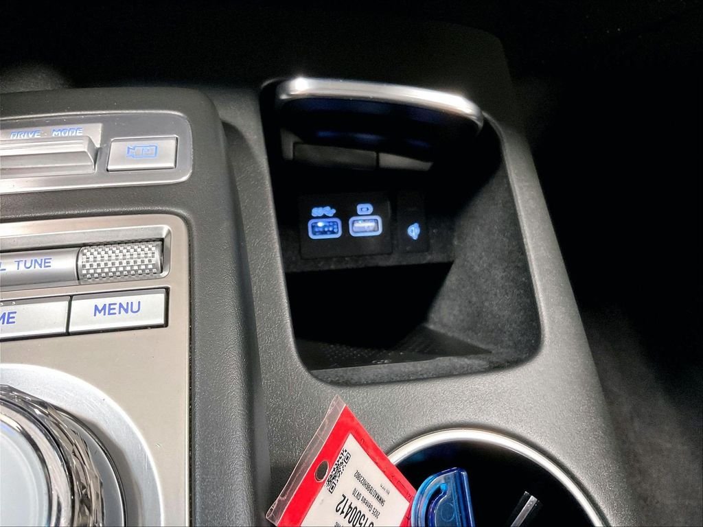 Used 2025 Silver Genesis 2.5T image 26