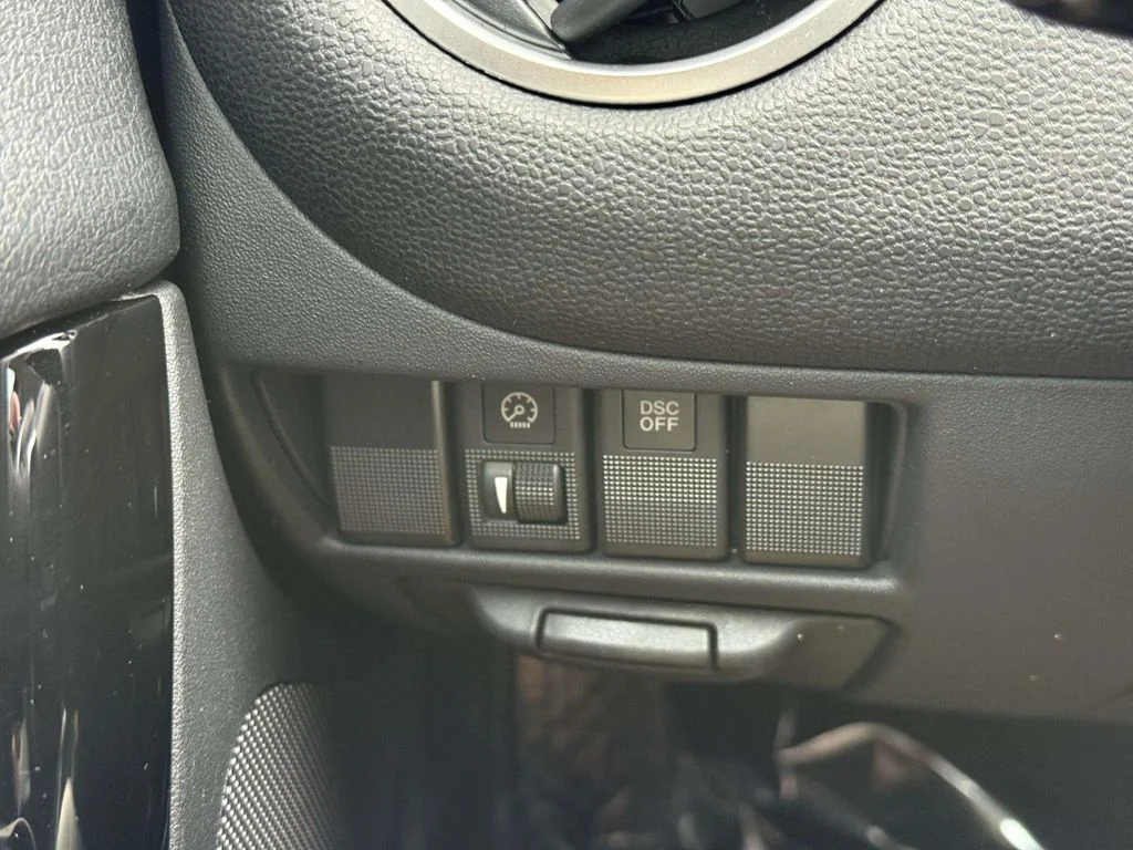 Used 2005 Gray Mazda Sport image 27