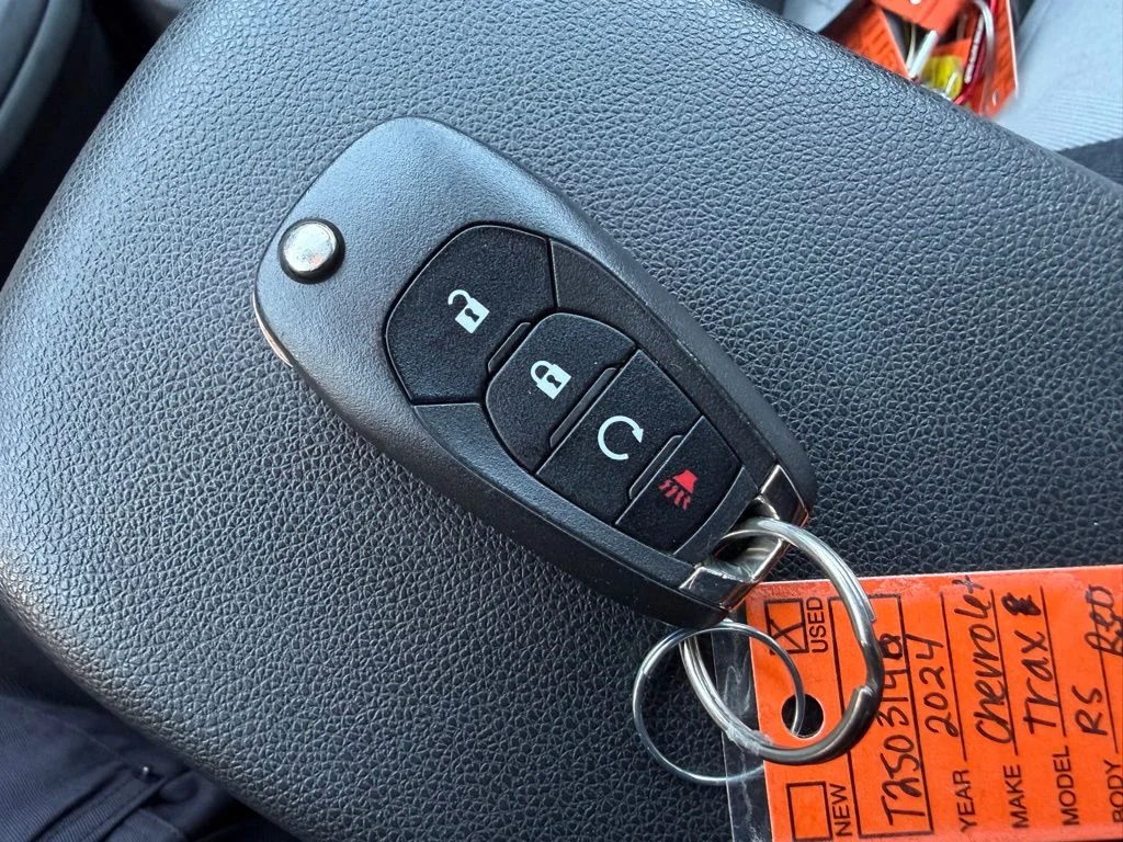 Used 2024 Red Chevrolet 1RS image 33
