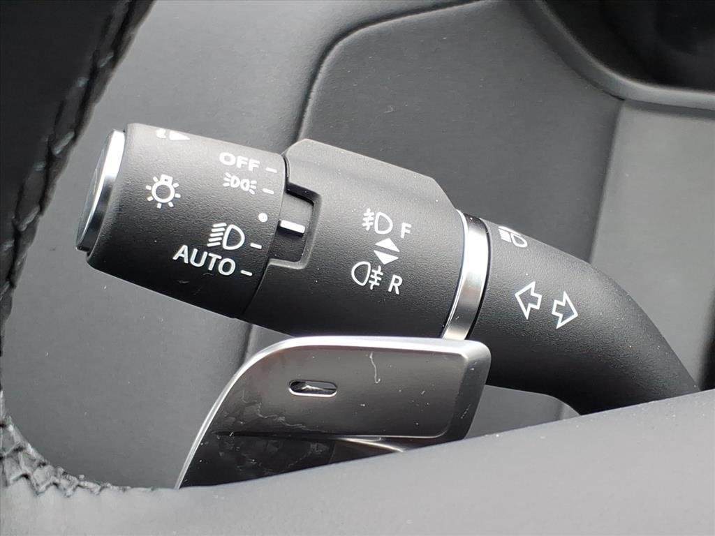 New 2026 Fuji White LAND ROVER Dynamic SE image 14