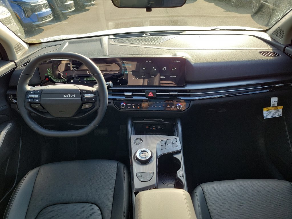 New 2027 Snow White Pearl Kia EX image 18