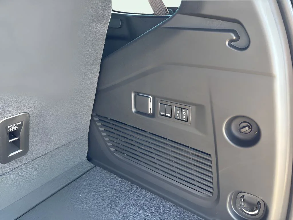 2026 GMC Yukon Elevation - Photo 8
