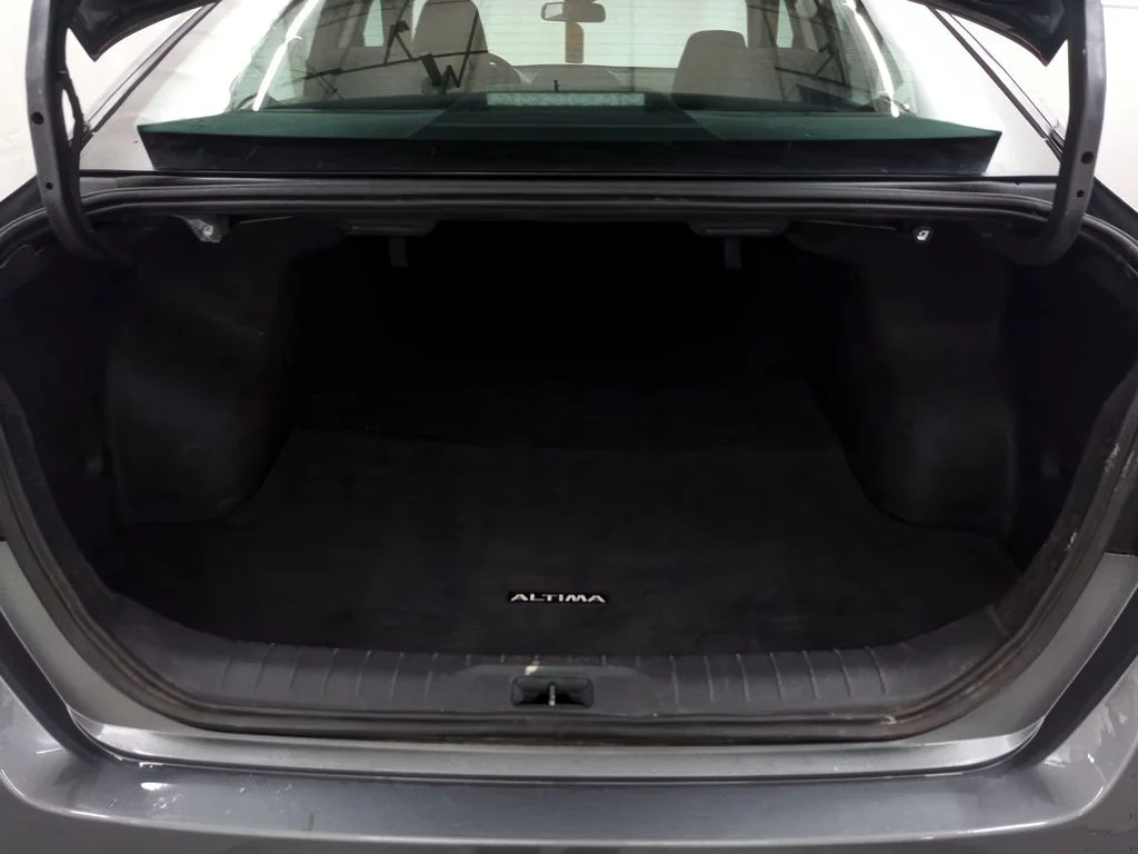 Used 2025 Gun Metallic Nissan SV image 5