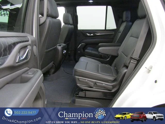 Used 2022 White Frost Tricoat GMC Denali image 21