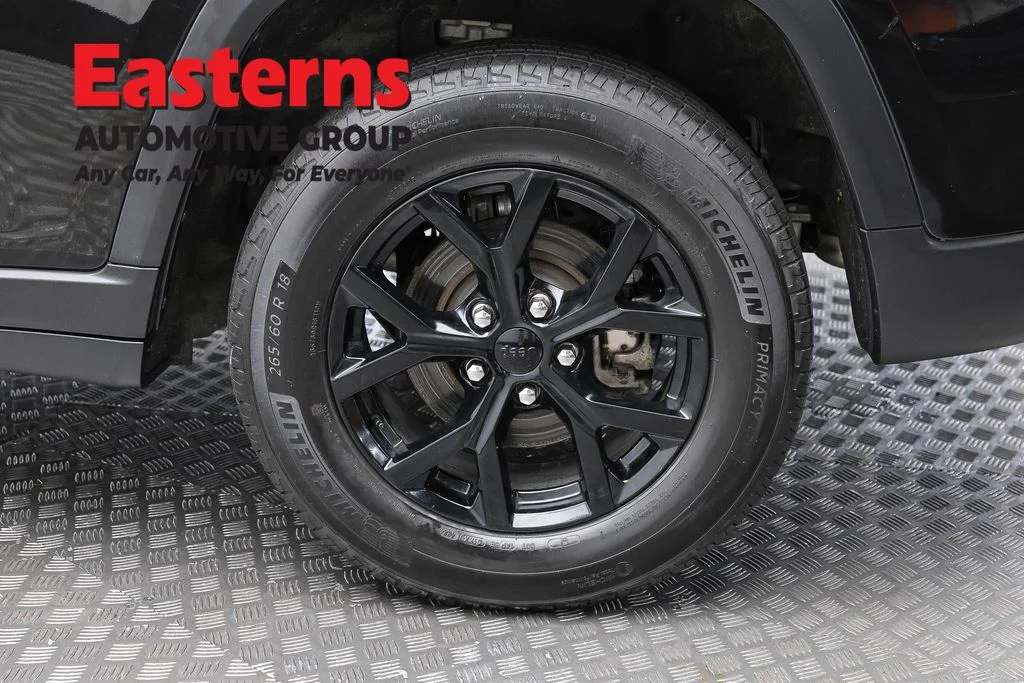 Used 2025 Black Jeep Altitude image 8