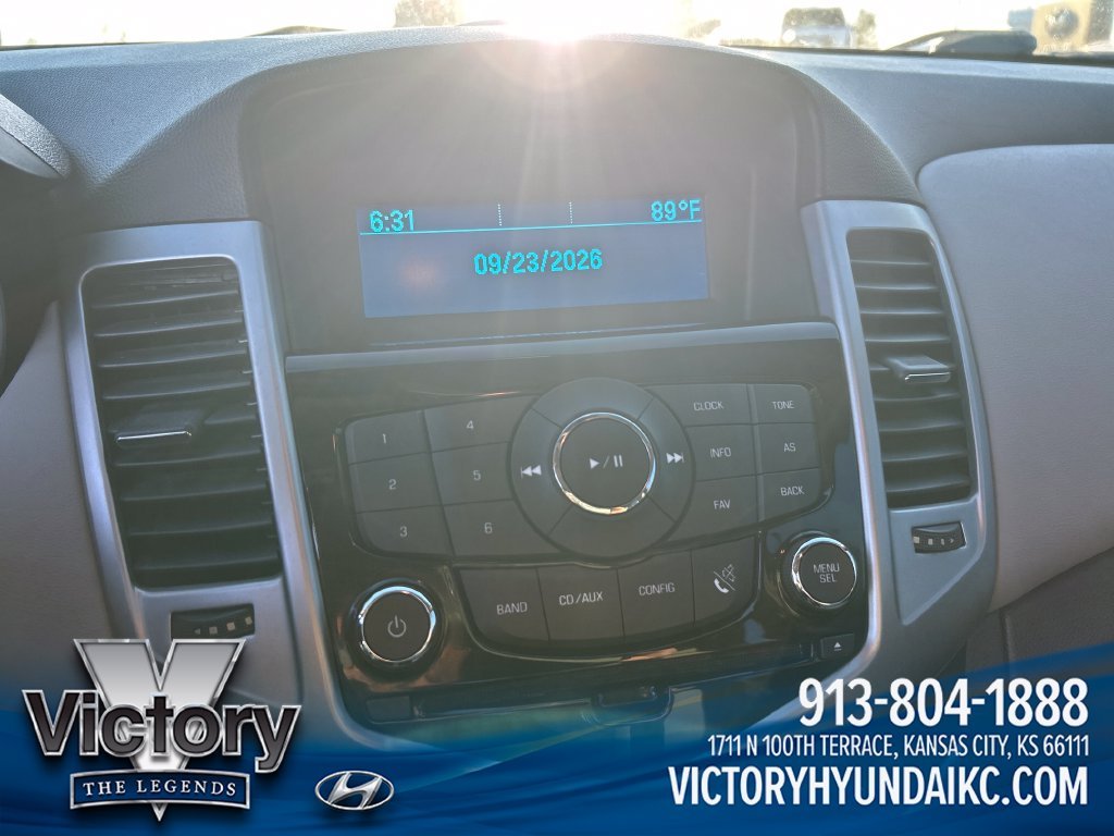 Used 2014 White Chevrolet 1LT image 20