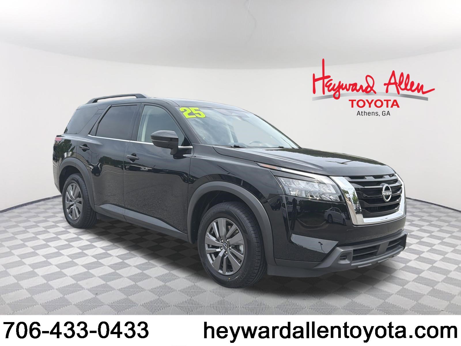 2025 Nissan Pathfinder SV 2WD's photo