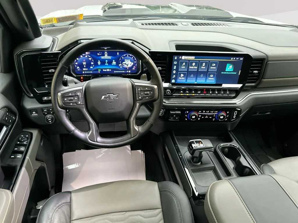 Used 2025 White Chevrolet ZR2 image 25